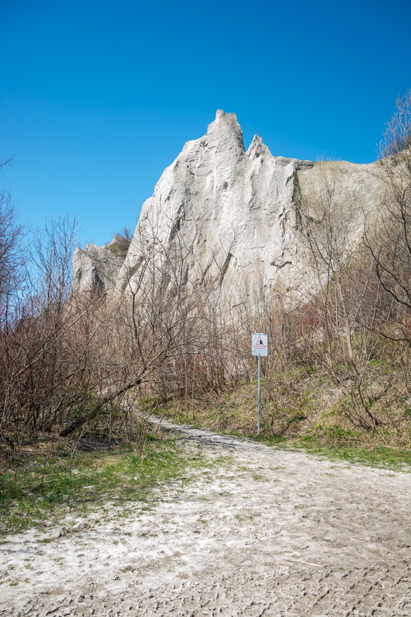 The Scarborough Bluffs trail leads through the park to the waterfront beach and cliffs.