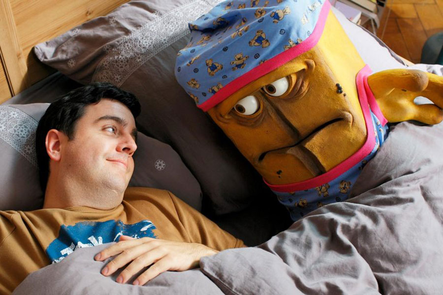 A scene from the German sitcom Pastewka, starring Bastian Pastewka. This show is great for learning conversational German.