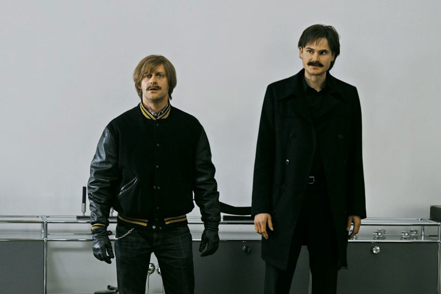 Learn German with the film Schwerkraft (Gravity).